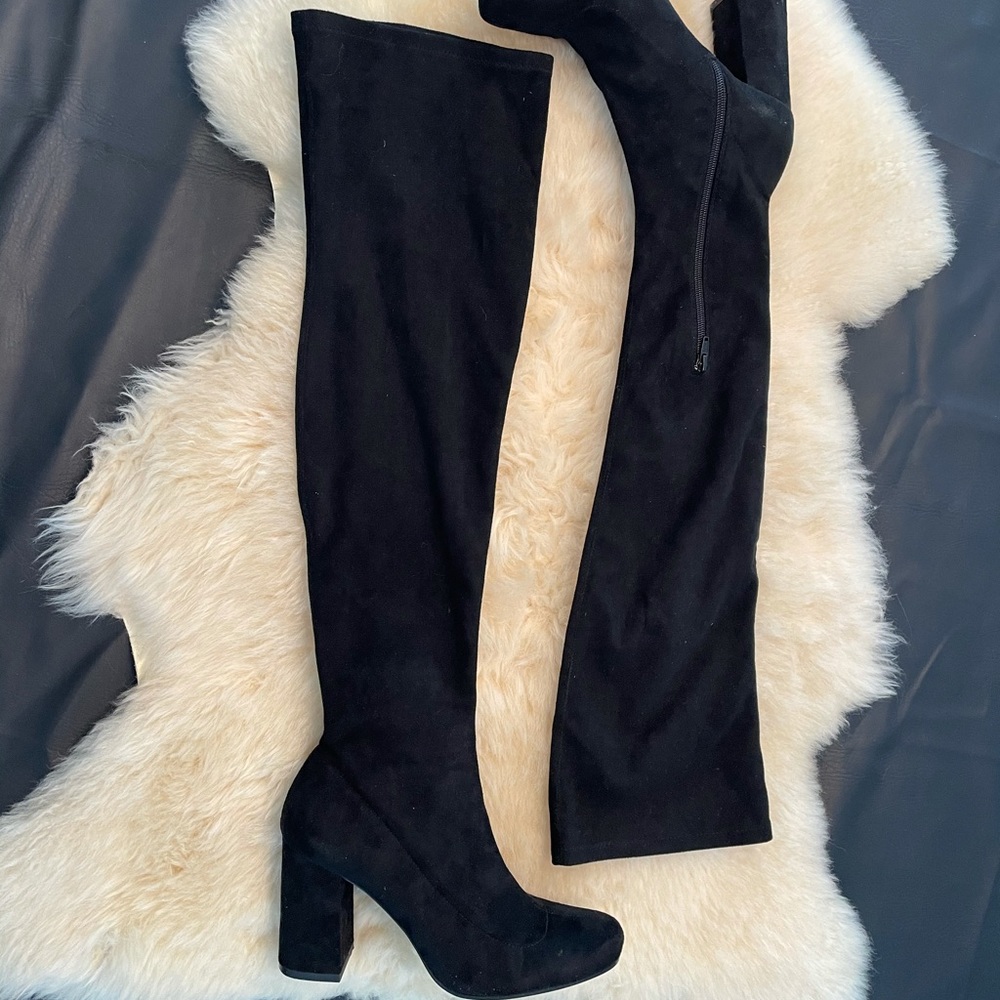 knee high suede boots euro 41/ US 10